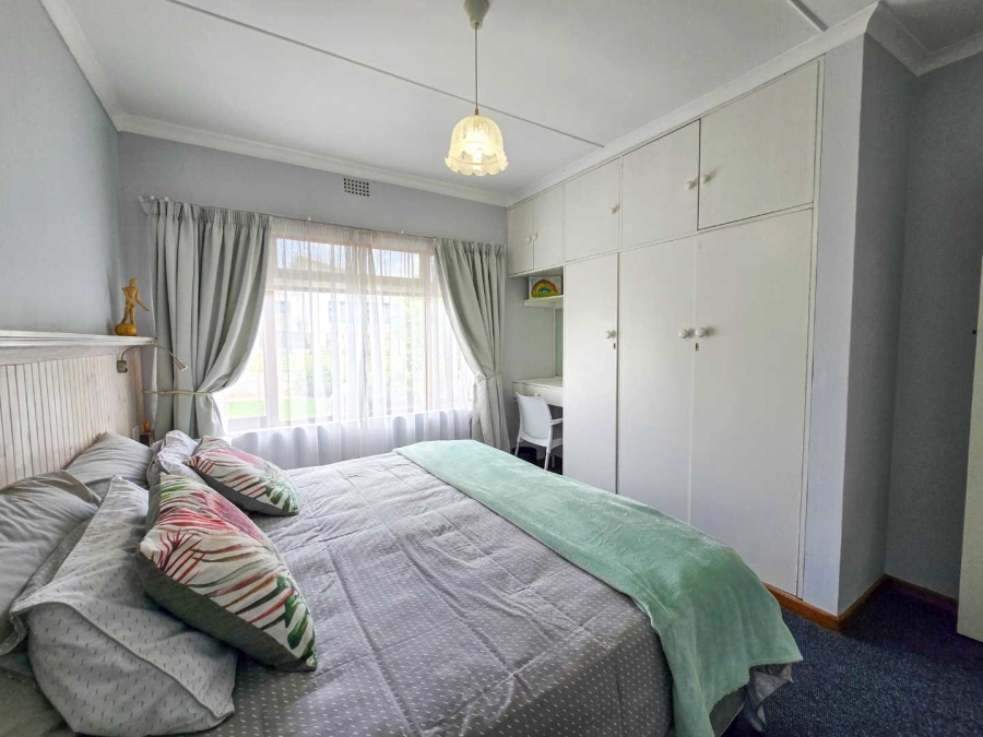 4 Bedroom Property for Sale in Stilbaai Wes Western Cape